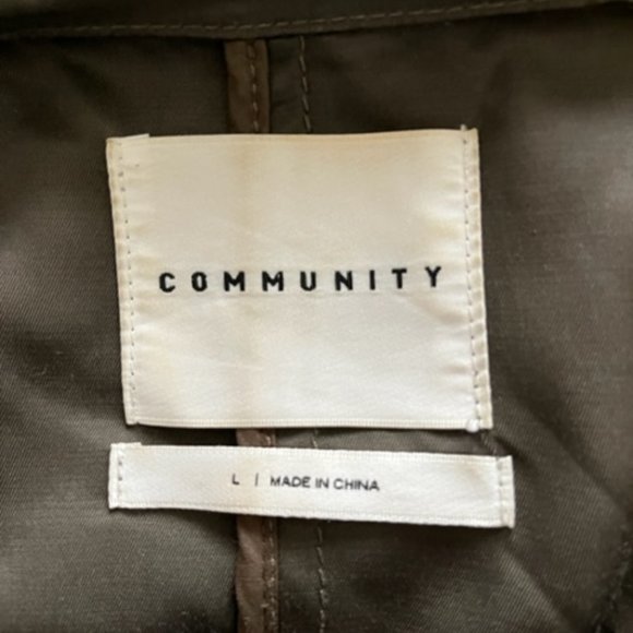 COMMUNITY LIGHTWEIGHT COAT SIZE L - Picture 3 of 6